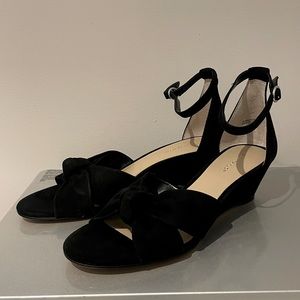 BRAND NEW ANN TAYLOR KAITLYN KNOT WEDGE SANDALS
